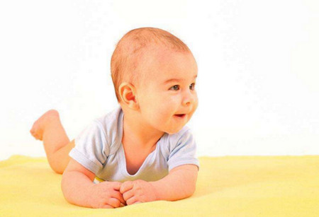 宝宝出现白色糠疹是怎么回事？应该怎样治疗？