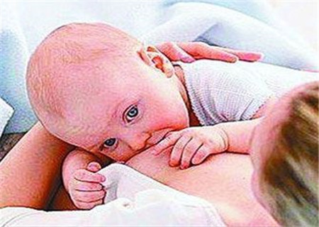 为什么母乳期不能化妆 这些危害一定熟知