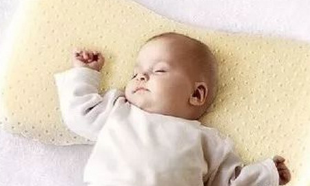 给宝宝选枕头，有哪些讲究呢？
