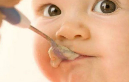 寶寶米粉怎么選、怎樣沖、怎么喂？
