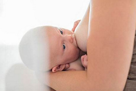 宝宝得中耳炎跟哺乳姿势有什么关系？