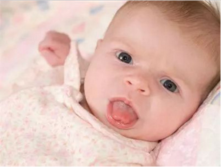 若宝宝的舌头是这个形状，家长一定得重视！