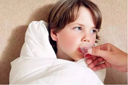 分不清干咳和湿咳，小心越吃药越严重！