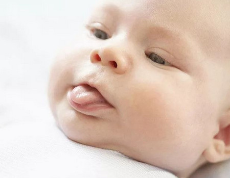 婴儿老是哭怎么回事啊？教你读懂宝宝的表情