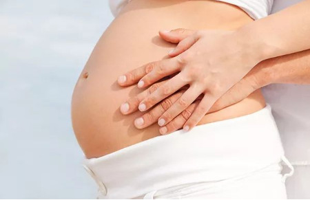 初期怀孕有什么症状，恶心呕吐月经停止！
