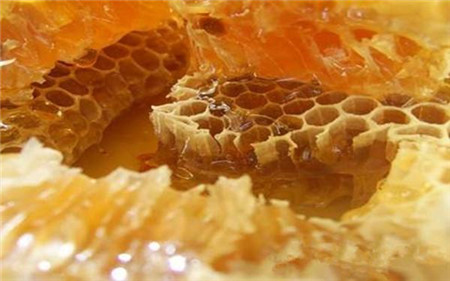 乳腺囊肿可以吃蜂胶吗 蜂胶不要随便乱吃