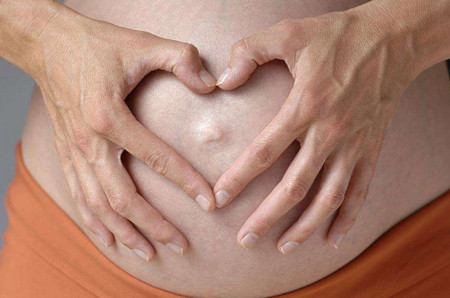 孕中期见红的原因有哪些？怎样调理