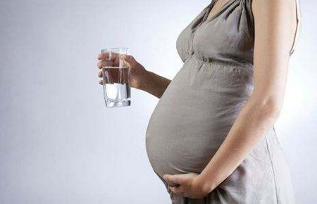 产检查出胎儿畸形，原因竟是孕妈不爱喝水！