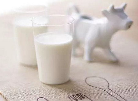挑这样的牛奶给孩子喝，才对身体好！