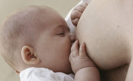 什么是初乳？看看宝宝的第一口食物之“初乳的秘密”