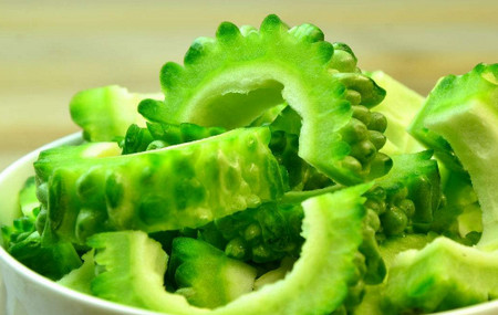 夏天易上火吃什么好？夏天多吃苦瓜有什么好？