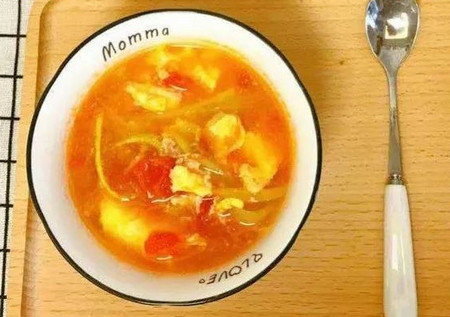 夏日番茄汤的做法 鲜香美味的家常菜