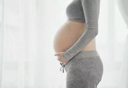 孕晚期尿频是怎么回事，孕晚期如何缓解尿频