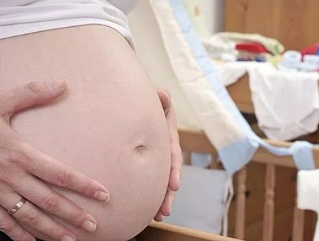 怀孕后导致胎儿畸形的原因是什么