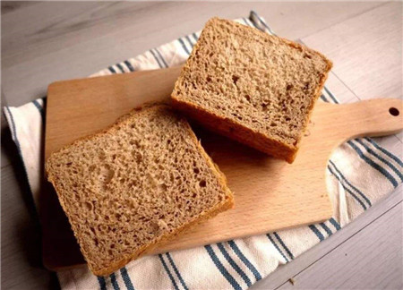 减肥为什么吃全麦面包 全麦面包真的能减肥吗？