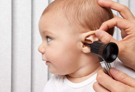 宝宝中耳炎症状有哪些