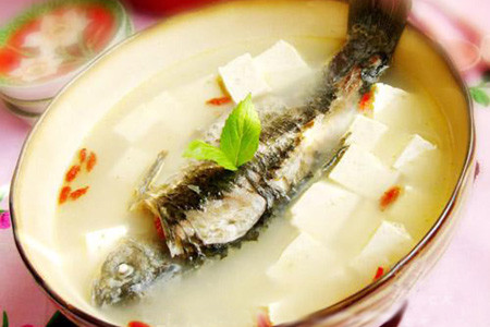 鲫鱼豆腐汤能减肥吗 鲫鱼豆腐汤真的适合减肥吃吗？
