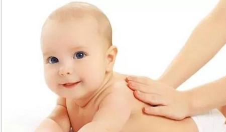 如何给不同年龄段的宝宝做抚触呢？
