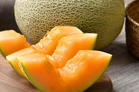 天凉了，给宝宝洗澡怕感冒？按这4步走，着凉感冒都不怕