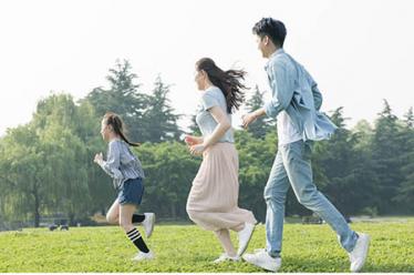 决定孩子未来的，不是家庭背景，也不是学区房，而是父母的面相