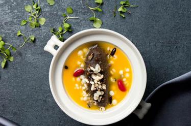 李咏移民美国去世 章子怡等明星发文悼念6