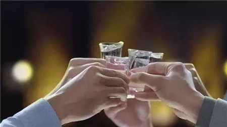 尿道炎可以喝酒吗 尿道炎需要戒酒吗？
