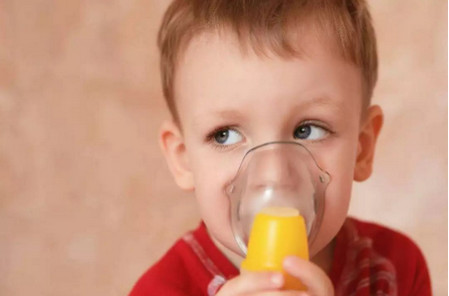 孩子咳嗽做雾化治疗比输液危害更大？