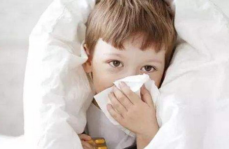 冬季宝宝总流鼻涕是什么原因造成的？