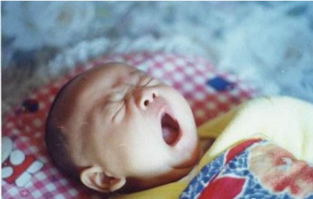 宝宝频繁夜醒是什么原因？