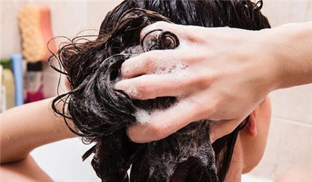 来月经为什么不能洗头 洗头会减少月经量？