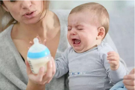 宝宝3天才拉一次臭臭，是便秘还是攒肚？