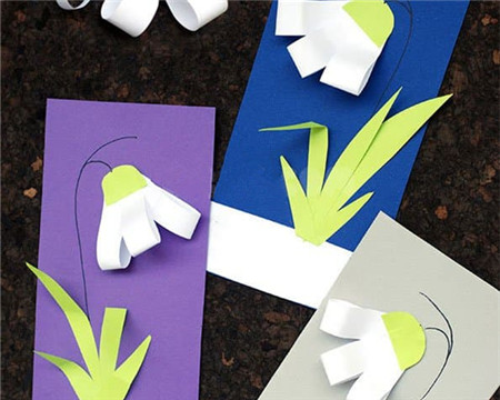 半立体彩纸铃兰卡片制作方法