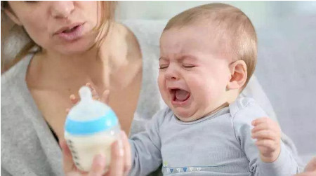 宝宝不愿吃奶怎么办？