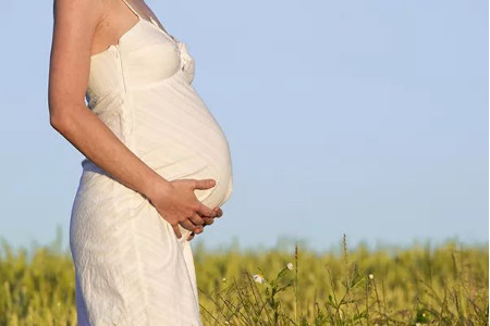 女性怀孕一个月后的表现有哪些
