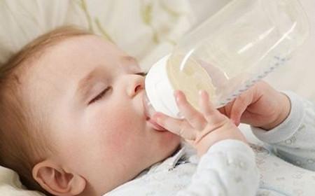 宝宝低血糖可以断夜奶吗