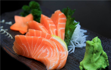 胆结石能不能吃三文鱼 三文鱼有刺激性吗？