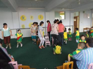 幼儿园小鱼逃走了教案1