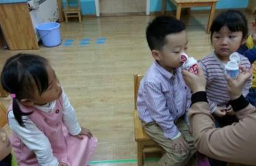 幼儿园小鱼逃走了教案2