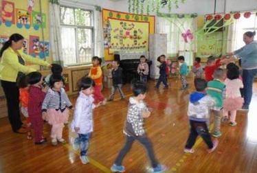 幼儿园小鱼逃走了教案3