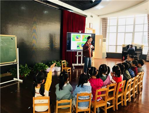 中班小乌鸦爱妈妈教案1