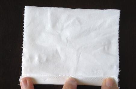 怎么用餐巾纸折小白花