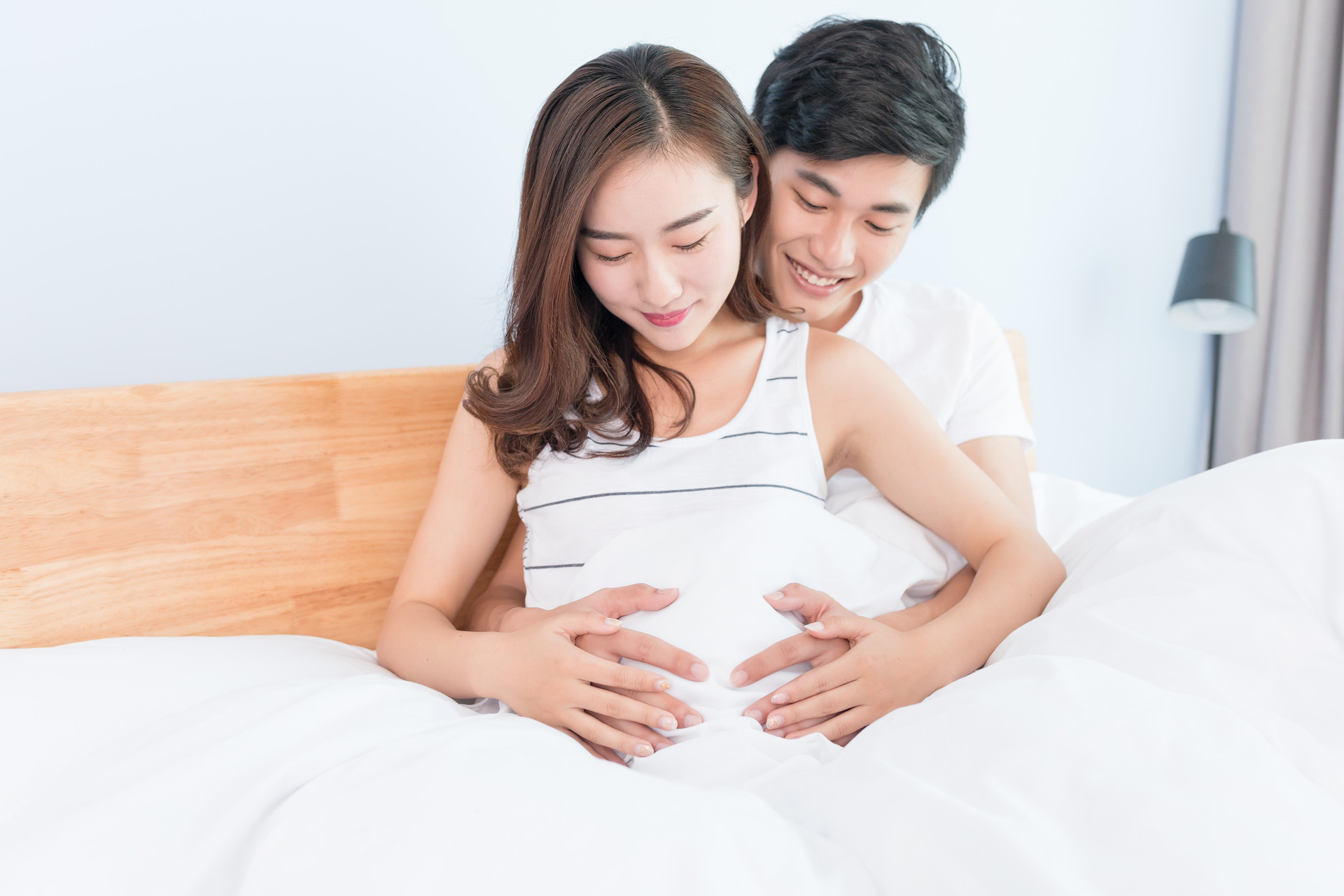 怀孕期间同房安全姿势1