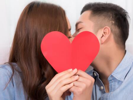 怎样接吻让女生有生理反应强烈