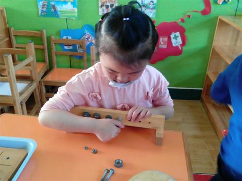 幼儿园中班拧螺丝教案3