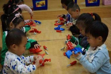 幼儿园中班拧螺丝教案6