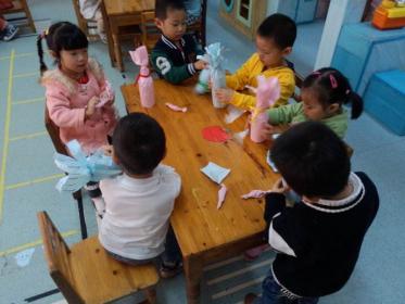 小班美术糖果爸爸教案2