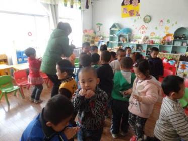 中班音乐泡泡糖教案1