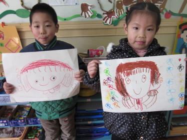幼儿园画妈妈教案3