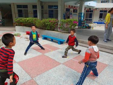 幼儿园花样玩绳教案2