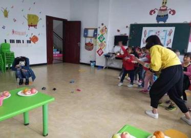 小班数学分小鱼教案4